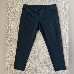 Black Zella 7/8 leggings with pockets